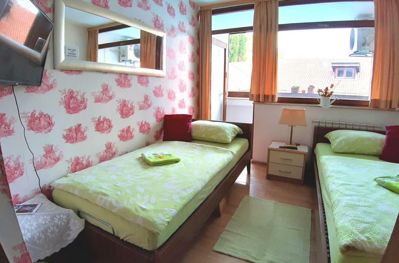Hostel Pansion Lion Sarajevo Bagian luar foto