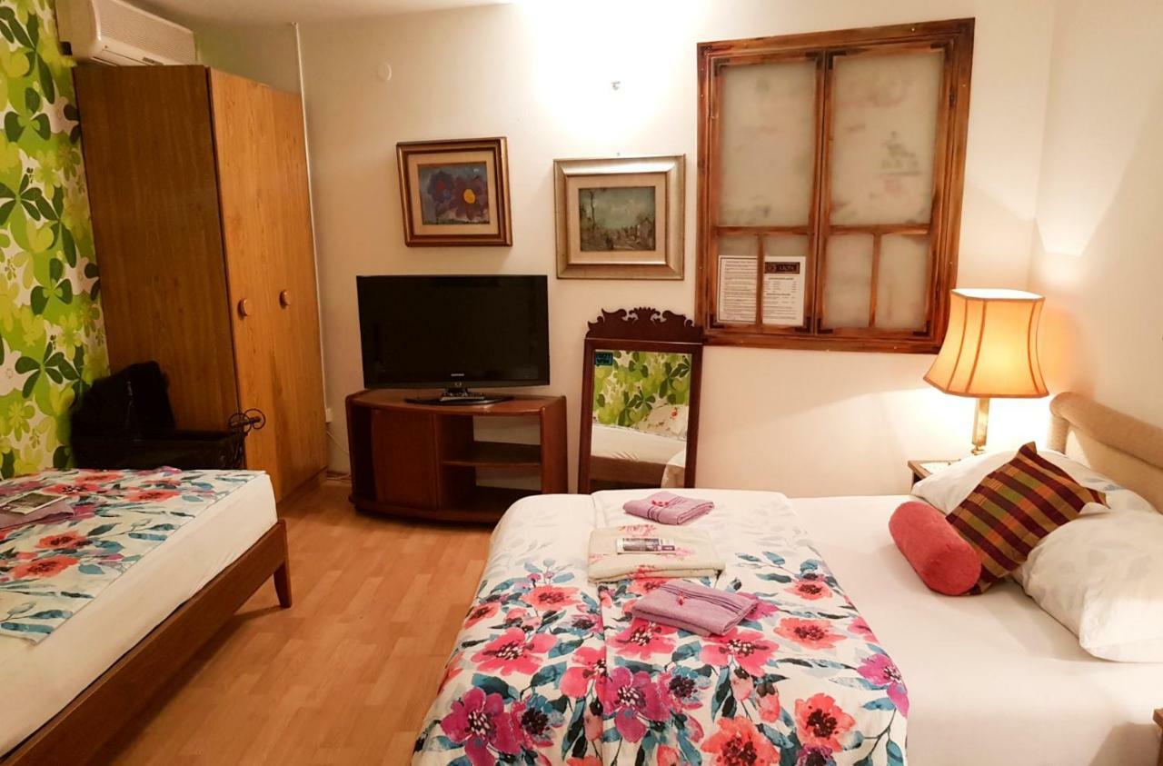 Hostel Pansion Lion Sarajevo Bagian luar foto