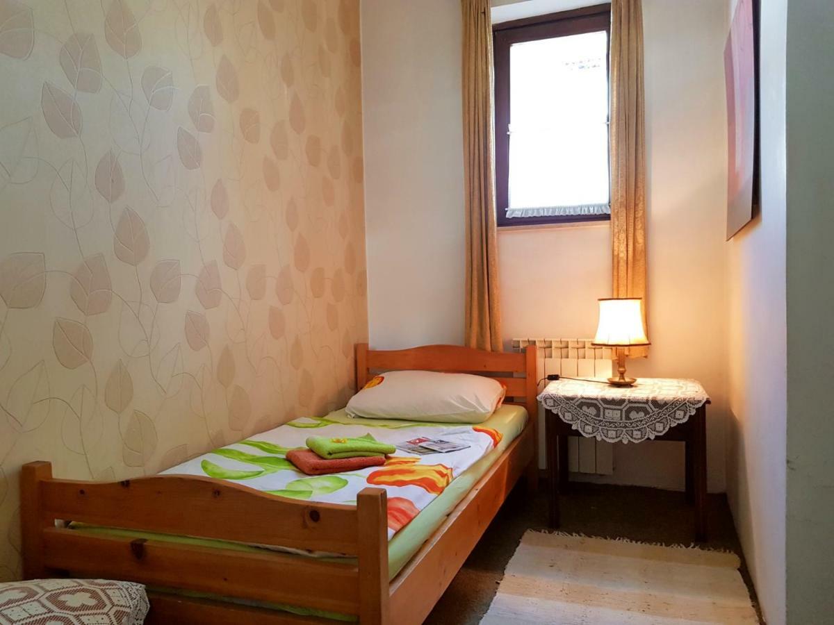 Hostel Pansion Lion Sarajevo Bagian luar foto