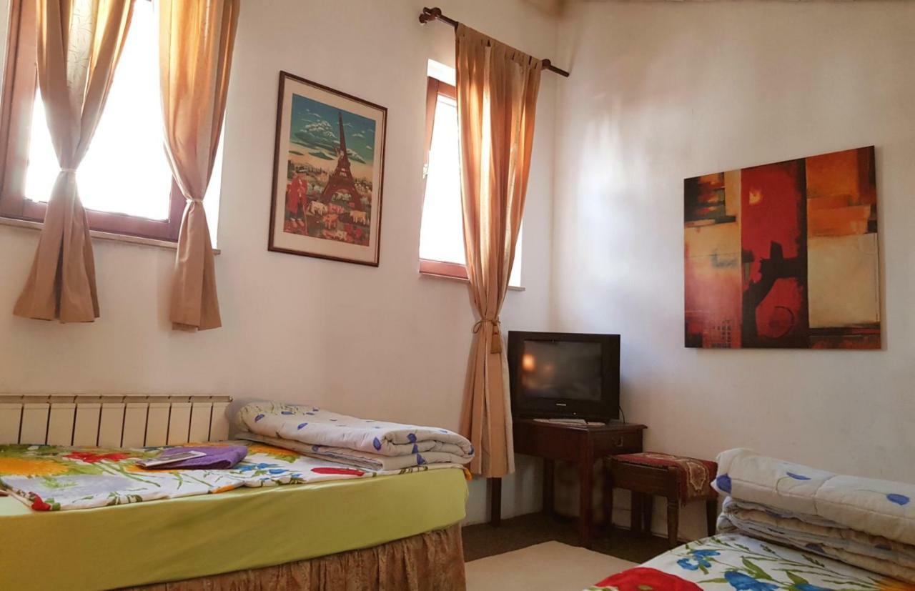 Hostel Pansion Lion Sarajevo Bagian luar foto