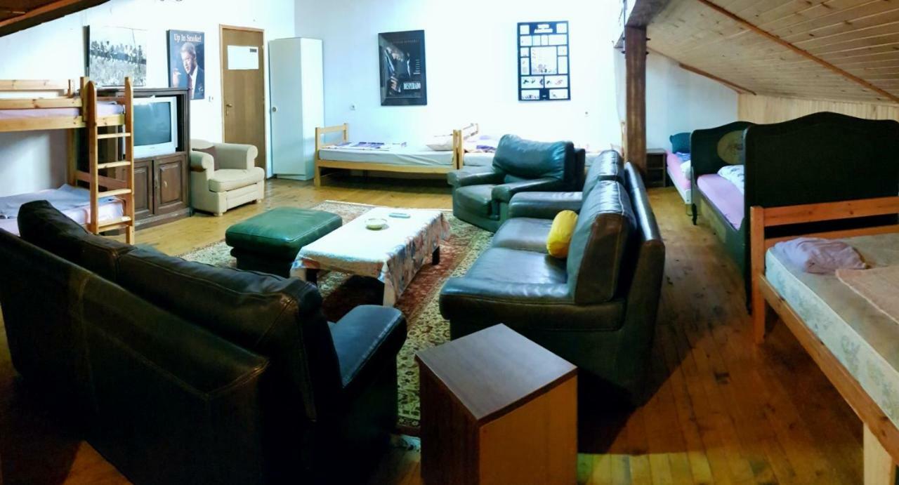 Hostel Pansion Lion Sarajevo Bagian luar foto