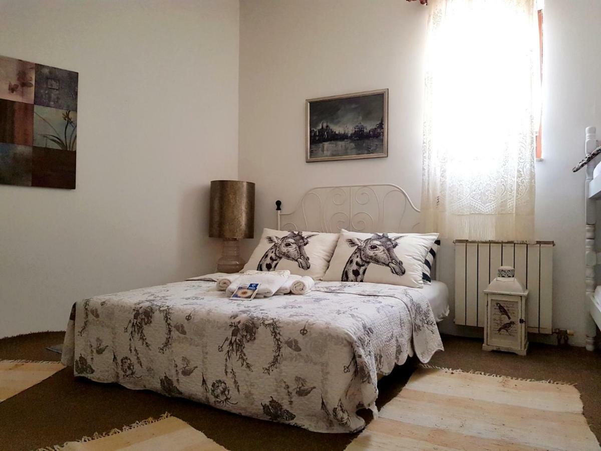 Hostel Pansion Lion Sarajevo Bagian luar foto